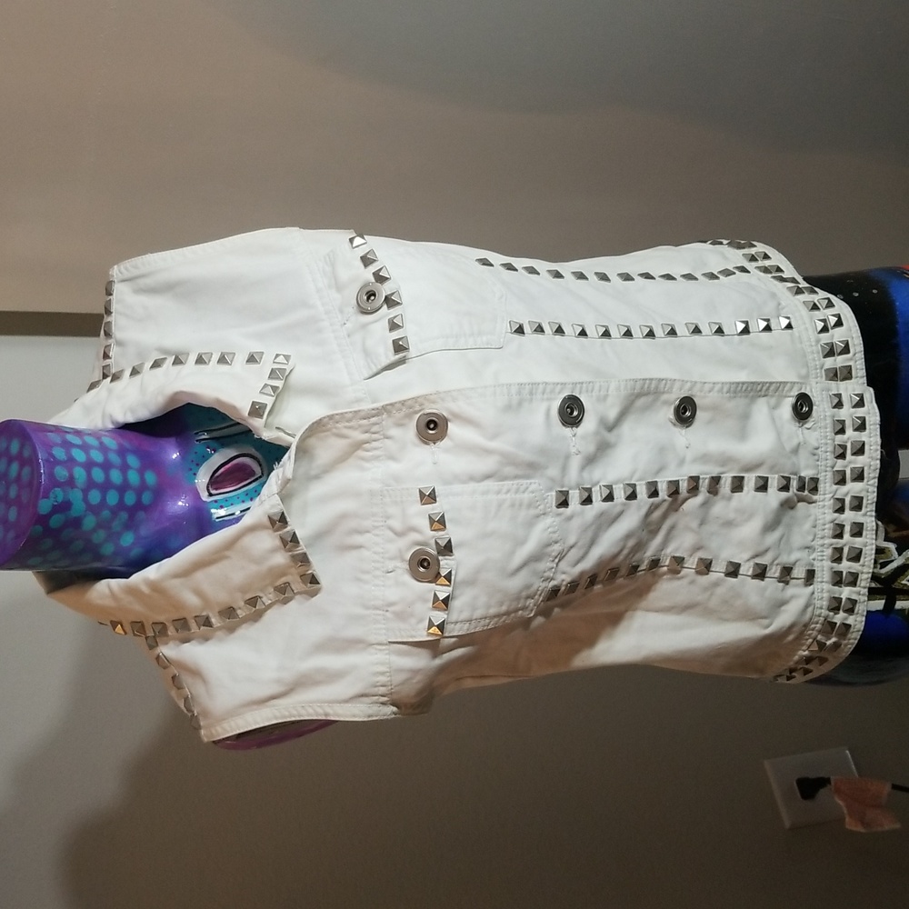 Monoreno Med. White Jeans Studded Vest